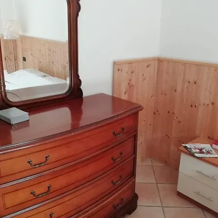Giardino. Bilocale Grande A 800 M Dal Mare. 4 Posti Letto. * Σαν Ρέμο